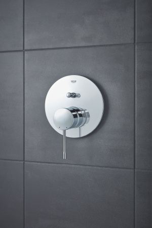 ��������� Grohe Essence 24058001 ��� ����� � �����