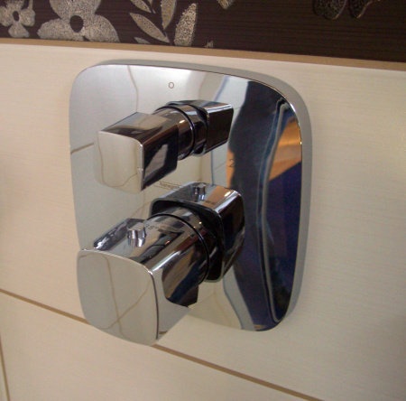 ��������� Hansgrohe PuraVida 15775000 ��� ����� � �����