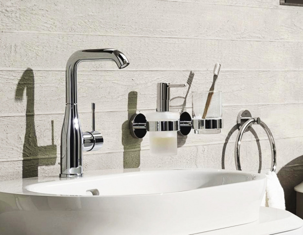 ��������� Grohe Essence New 32628001 ��� ��������